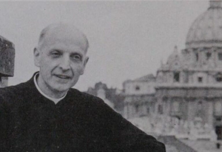 Padre Pedro Arrupe (fuente: Jesuit Conference)