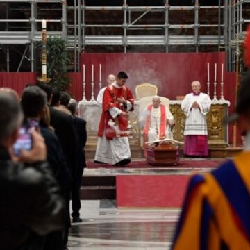 El papa Francisco, en el funeral del cardenal Miguel Ángel Ayuso