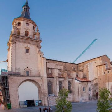 El veto de la diócesis de Vitoria al rodaje de “El Sacamantecas” en la catedral enfurece a la