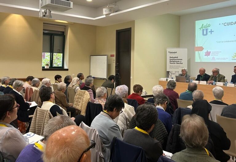 Asistentes a la jornada de formación sobre el cuidado de los mayores, celebrado en Madrid