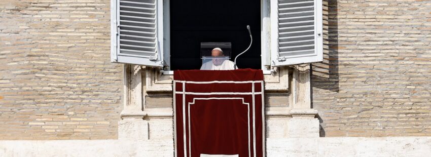 El papa Francisco, durante el rezo del ángelus