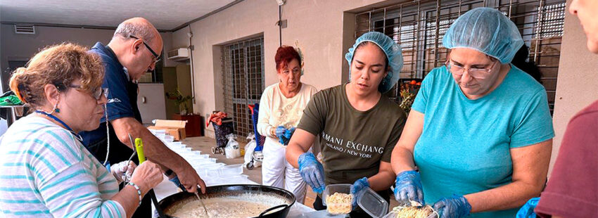 Chefs, religiosas y parroquias se vuelcan en el reparto de comidas en Valencia