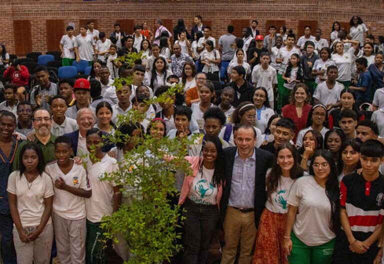 Scholas Ocurrentes Colombia “laudatosifica” a más de 300 estudiantes en el marco de la COP 16