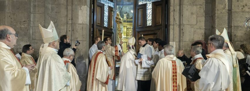 El arzobispo de Valladolid, Luis Argüello, en la apertura del Jubileo 2025