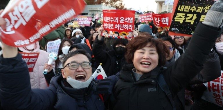 Cese del presidente en Corea