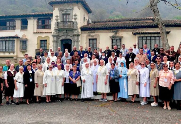 Los religiosos de Venezuela invitan “a ser signos proféticos de esperanza” en Navidad