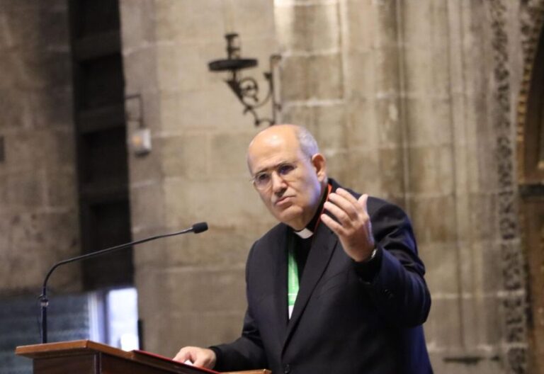 El cardenal Tolentino en Sevilla: “La mayor inversión de la Iglesia tiene que ser humana”