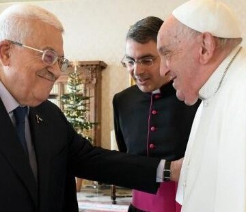 Francisco y Mahmoud Abbas