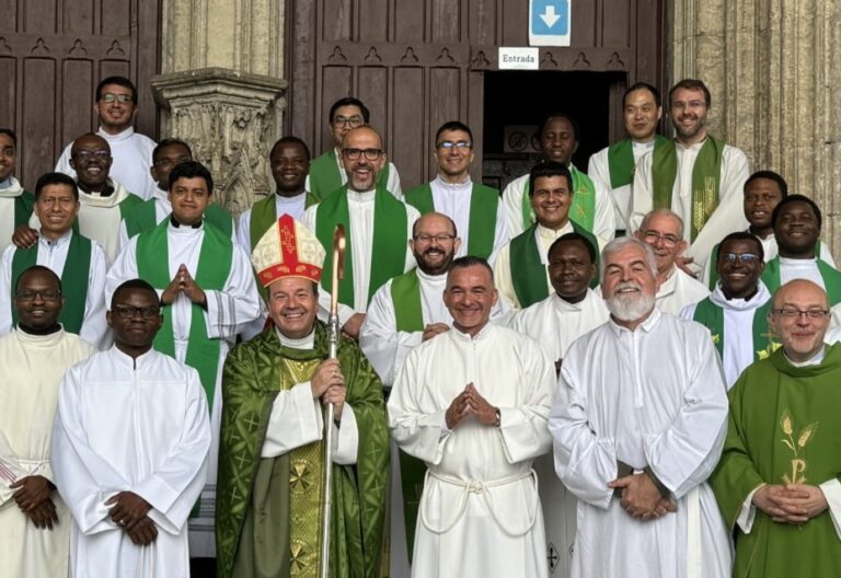 Sacerdotes extranjeros en Vitoria