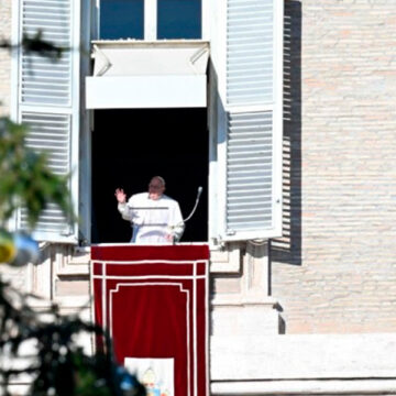 “Una familia que no se comunica no puede ser una familia feliz”, la clave que da Francisco en