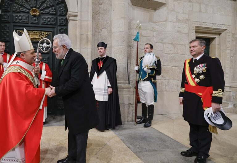 SANTIAGO DE COMPOSTELA, 30/12/2024.- Ofrenda de la Traslación del apóstol Santiago, este lunes en