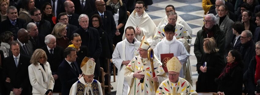 Misa de apertura de Notre Dame, en París