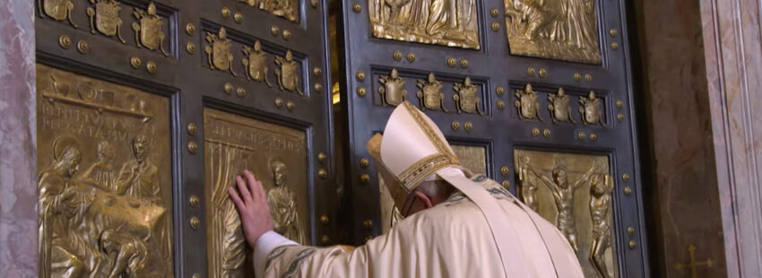 Así será el ‘outfit’ de Francisco para la apertura de la Puerta Santa