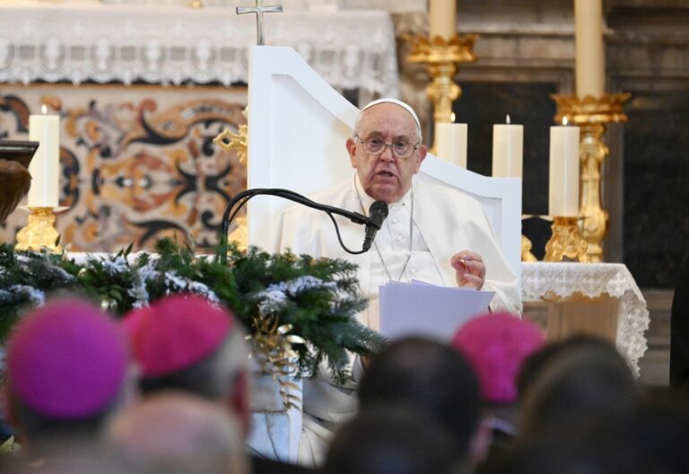 El papa Francisco, en el encuentro con el clero de Córcega