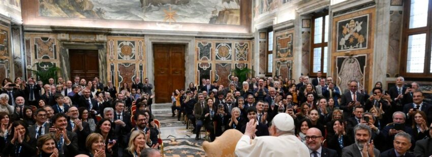 El papa Francisco, en audiencia con los banqueros italianos