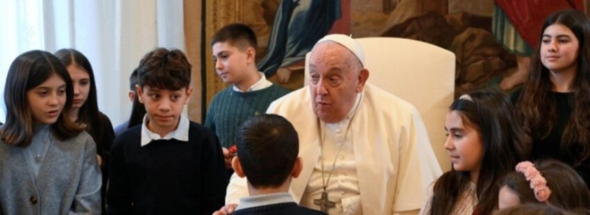 El papa Francisco, con los niños de Acción Católica