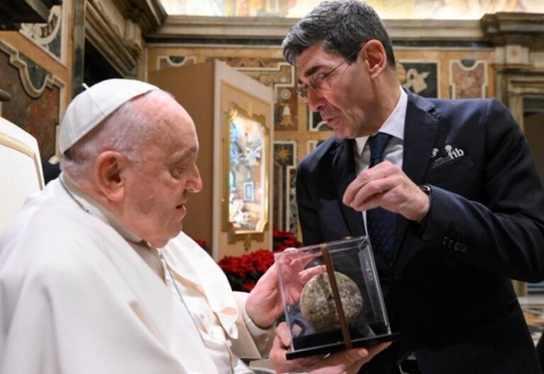 El Papa con la federación italiana de petanca