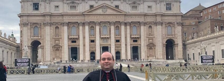 Rodrigo Ribeiro da Silva, en la Plaza de San Pedro del Vaticano