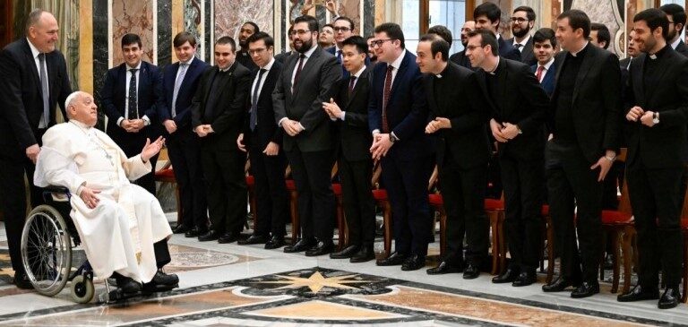 Francisco con los seminaristas de Córdoba