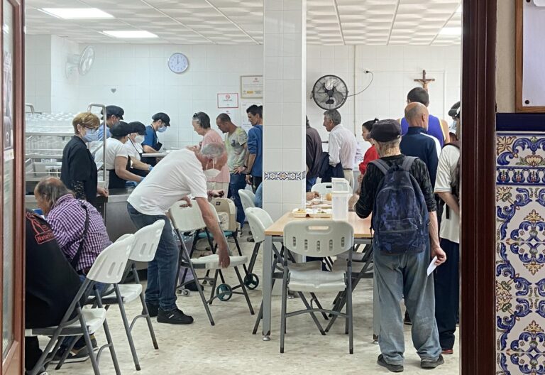 Comedor de Cáritas Cádiz en Algeciras