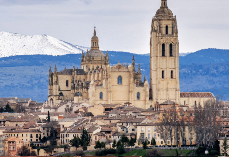 V centenario de la catedral de Segovia: siete visitas para explorar su historia y arte