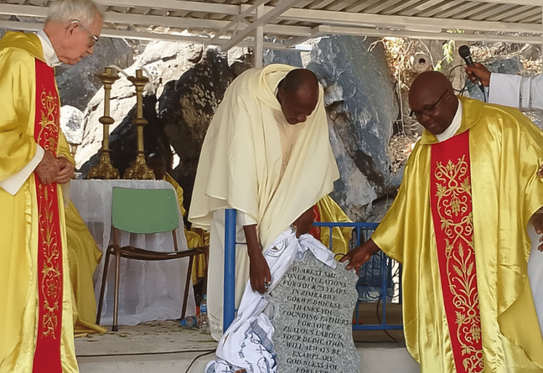 El IEME celebra 75 años transformando comunidades en Zimbabue