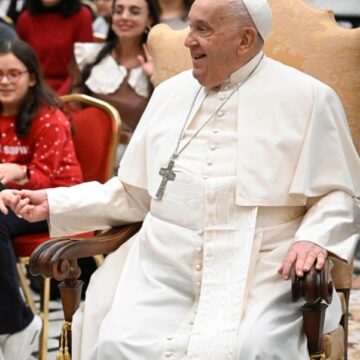 El papa Francisco, a los ciegos: “Jesús es la Puerta Santa hacia una vida nueva”