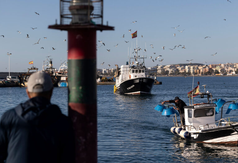 pescadores andaluces de la modalidad de arrastre