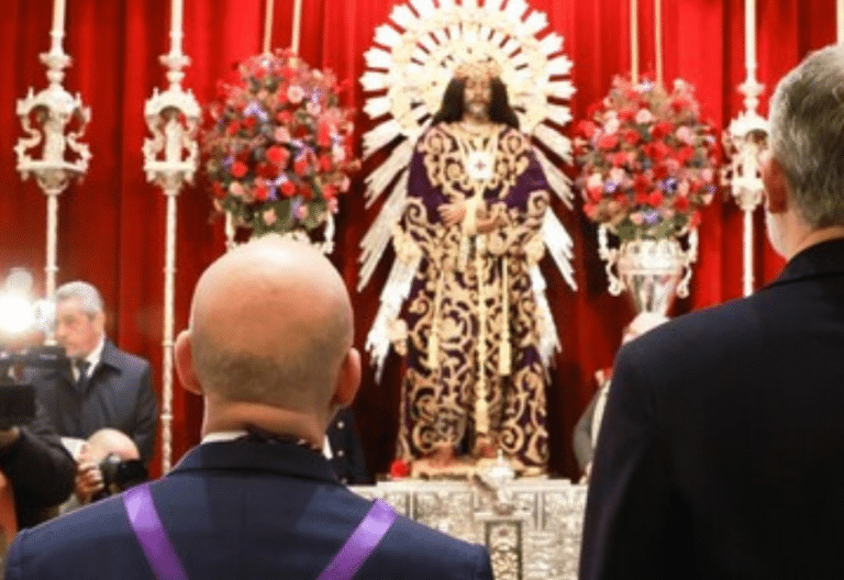 Felipe VI renueva su veneración al Cristo de Medinaceli por tercera vez en su reinado